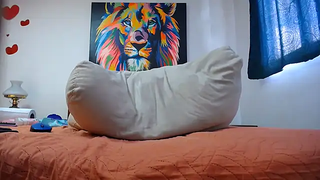 DanaiOluyi stripchat live cam model
