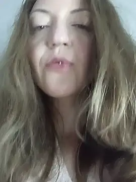 KattyLuuu stripchat live cam model