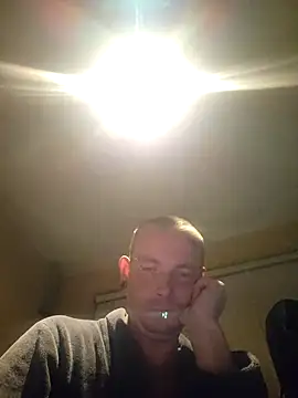 piercingpik stripchat live cam model