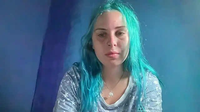 Alismoona stripchat live cam model