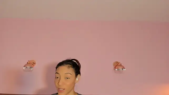 lupeebony stripchat live cam model