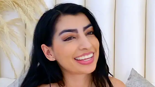 NinnaPiers stripchat live cam model