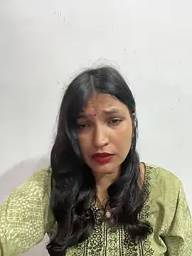 Priyaa_1433 stripchat live cam model