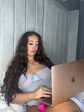 BrunetteBarbieXx_ stripchat live cam model