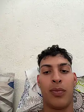LuckyGuyyyy stripchat live cam model