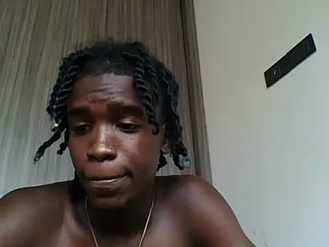 reniek_06 stripchat live cam model