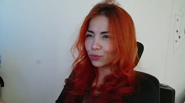 Aylinn_diaz stripchat live cam model