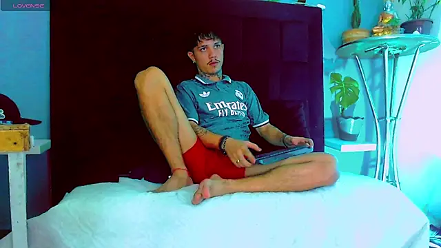 HannibalLester stripchat live cam model