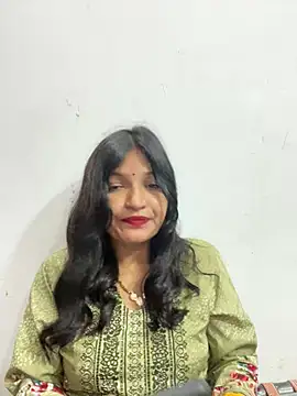 Priyaa_1433 stripchat live cam model