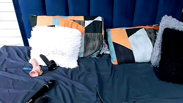 MeltingSquiterXX stripchat live cam model
