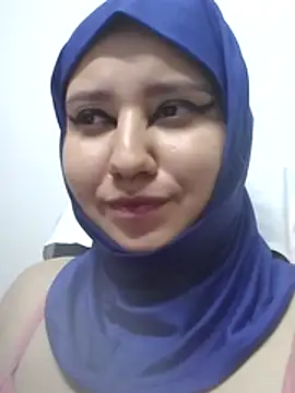 Nahannaahia stripchat live cam model