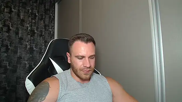 Thori92 stripchat live cam model