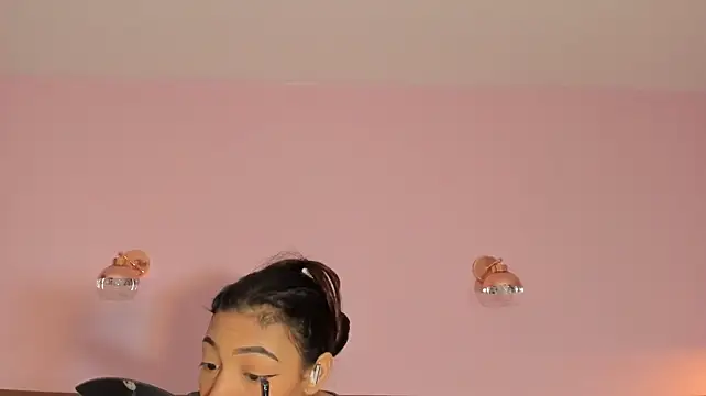 lupeebony stripchat live cam model