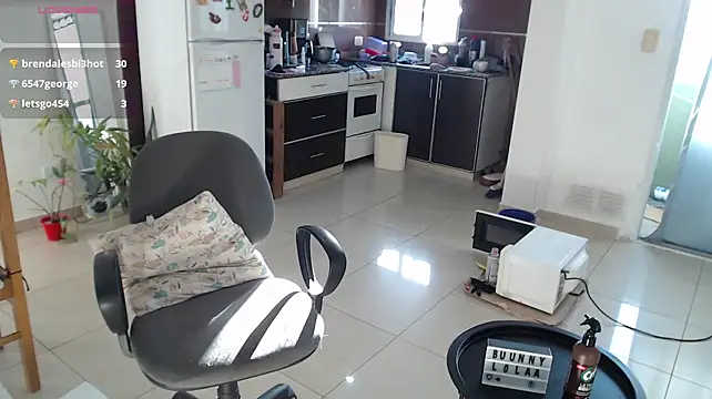 bunnylolaa4 stripchat live cam model