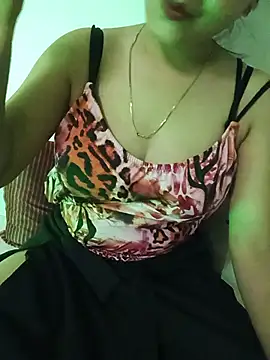 Pihu_Chopra stripchat live cam model
