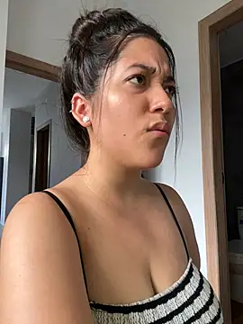 Nhefertary stripchat live cam model