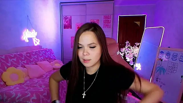 Kira_love_81 stripchat live cam model