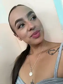 AliciaRoux stripchat live cam model
