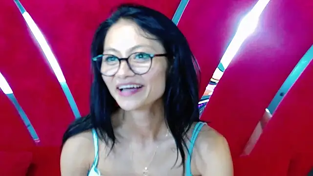 MayaLeey stripchat live cam model