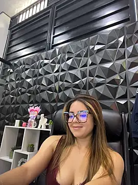 Xani_ds stripchat live cam model