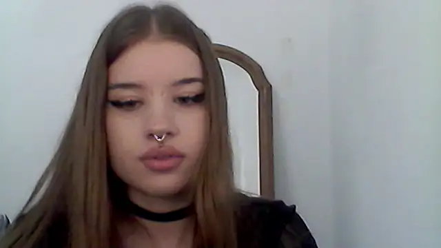 MollyHotTeen stripchat live cam model