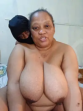 BBW123MILF stripchat live cam model