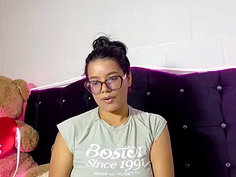Catha- stripchat live cam model