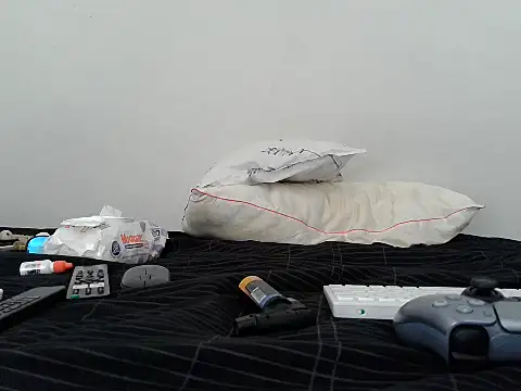 Iscariot19 stripchat live cam model