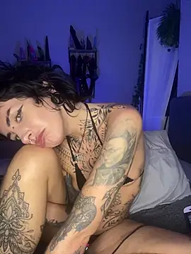 littleinkedblaise666 stripchat live cam model