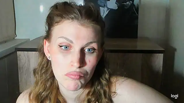 JuliaMuuun stripchat live cam model