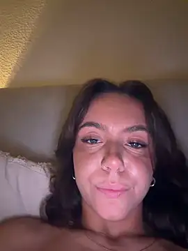 Cherry-Bean stripchat live cam model