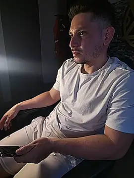 Xhurroo stripchat live cam model