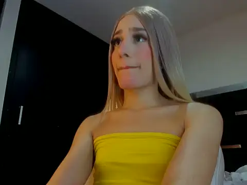 Miranda_bigcock3 stripchat live cam model