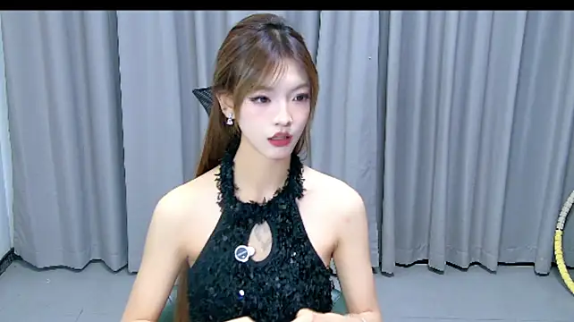 RunYan-888 stripchat live cam model