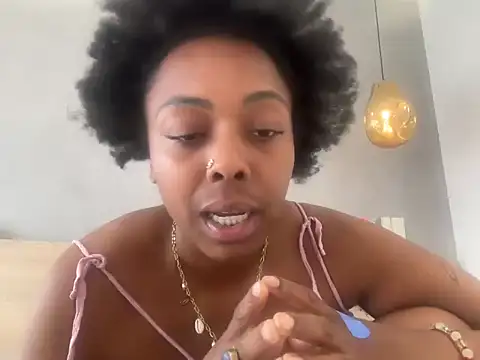 ChocolateCakeQueen stripchat live cam model