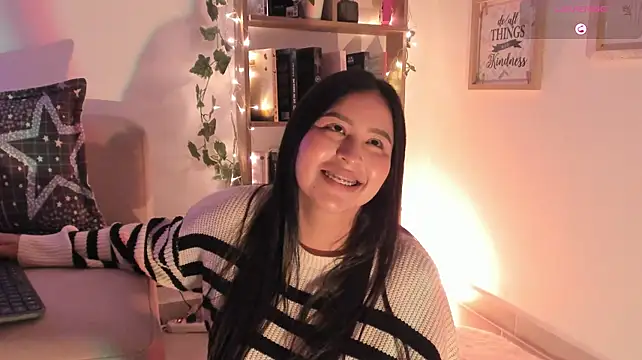 _alaiasmile_ stripchat live cam model