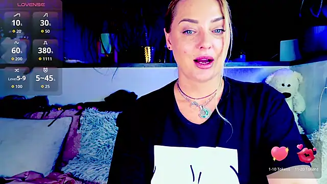 _JuliaSpace_ stripchat live cam model