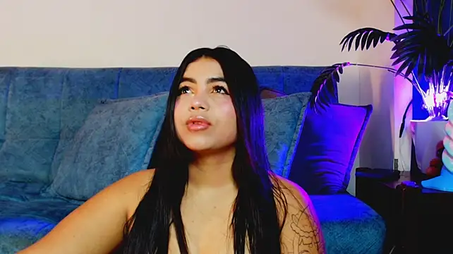 jade_brunnette stripchat live cam model
