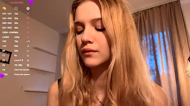 MandiKnife stripchat live cam model