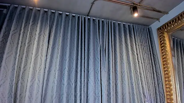 tiffany_johnsonn stripchat live cam model