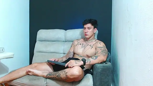 JUSTIN_FULLER1 stripchat live cam model