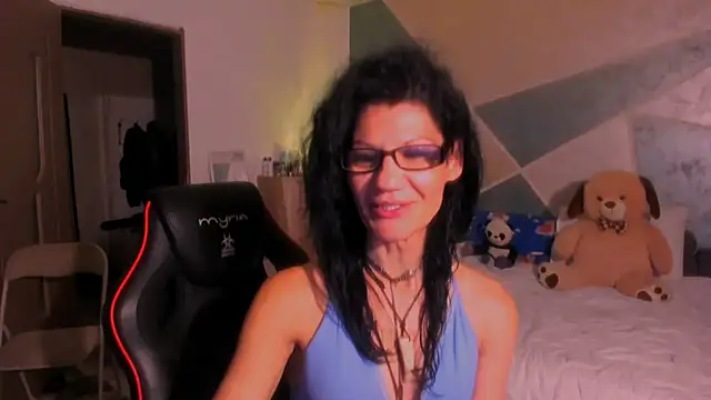 SweetSin40 stripchat live cam model