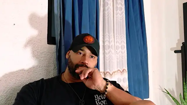musclehetero stripchat live cam model