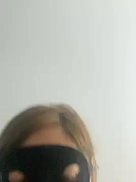 lulupiecitosamor stripchat live cam model