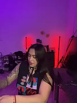 Lilyhotson stripchat live cam model