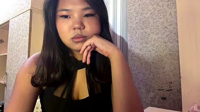 JohannaMickiewicz stripchat live cam model