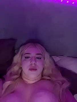 AriaMoon23 stripchat live cam model