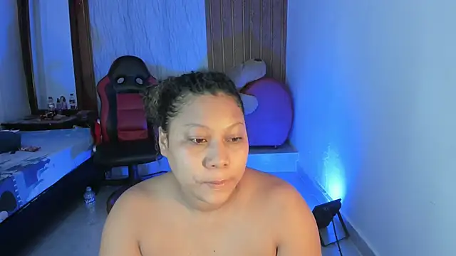 Lunastar02 stripchat live cam model