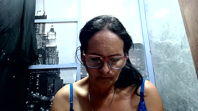 Nastylatinaxxx stripchat live cam model