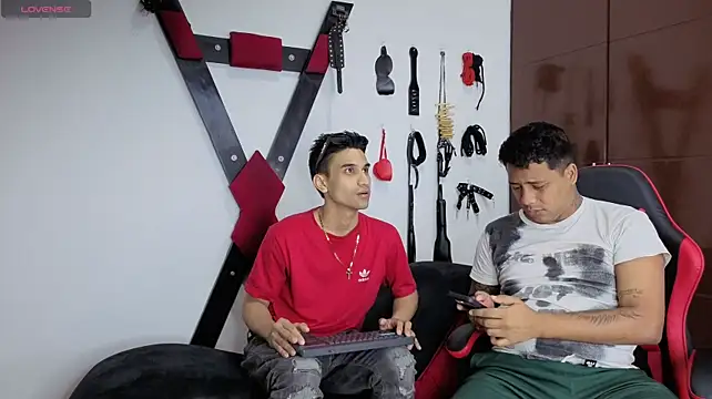 Alejandro_and_Deiby stripchat live cam model